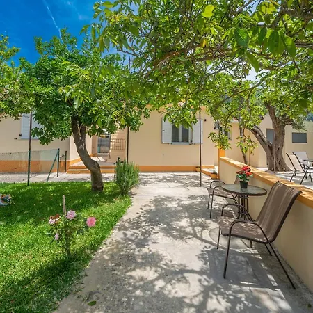 Ira's House 度假居 萨米
