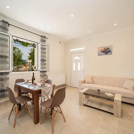 בית נופש Ira's House *