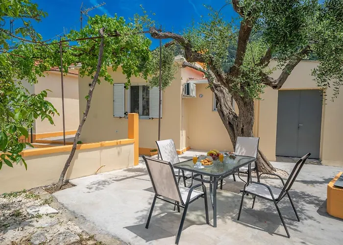 Holiday home Ira's House