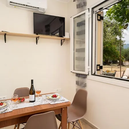 Ira's House סאמי