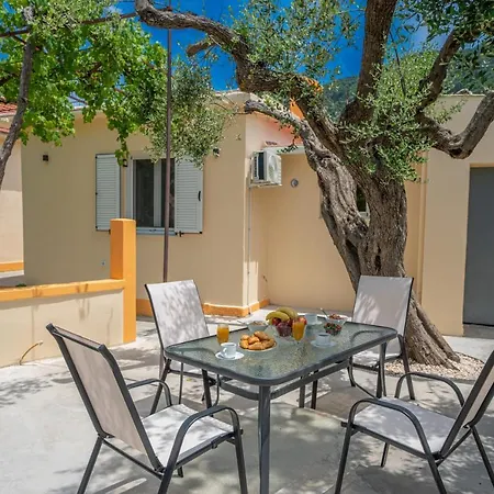 בית נופש Ira's House סאמי